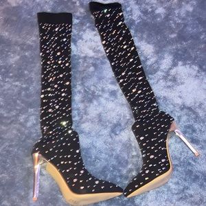 never worn before shein studded boots. Can’t fit to small size 6